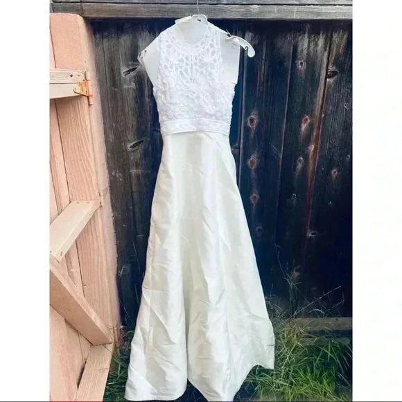 Demetrios Wedding Dress - Picture 1 of 7